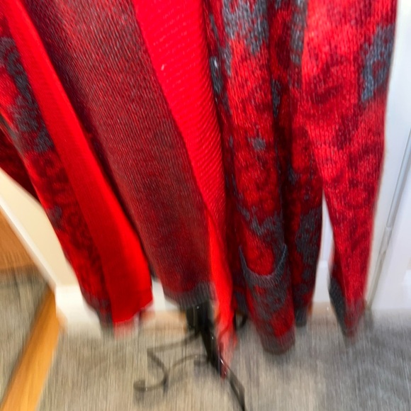 Sparrow Anthropologie Size M Red and Gray Hooded Cardigan Sweater Floral New - Picture 9 of 9
